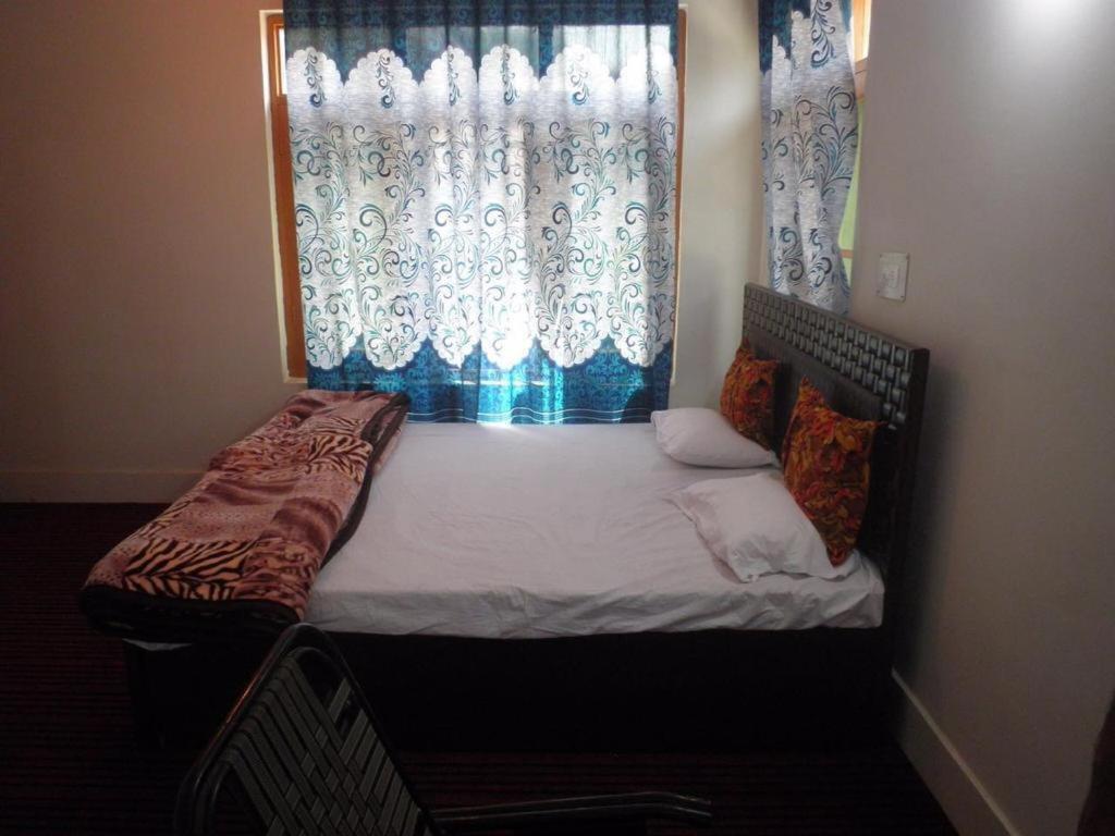 My Guest House Srīnagar エクステリア 写真