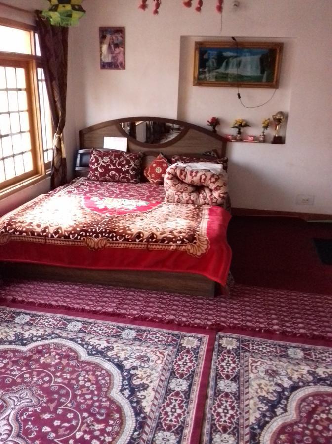 My Guest House Srīnagar エクステリア 写真